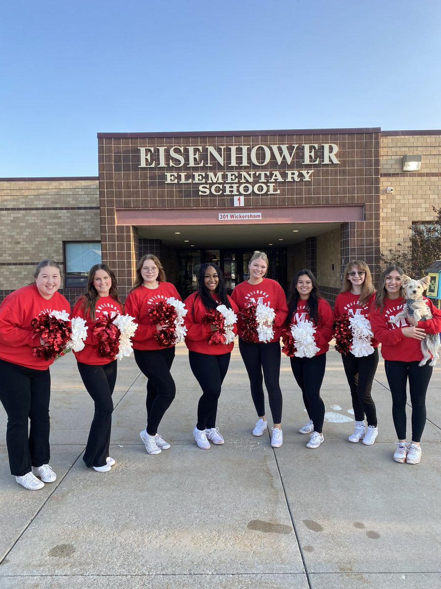Another High Five Friday in the books!

Members of the Bulldogs Baseball, Women’s Basketball, Women’s Bowling and Cheer squads spent the morning with the kids at Roosevelt, Washington, Lincoln and Eisenhower Elementary Schools today!

#BulldogPride #SkoDogs