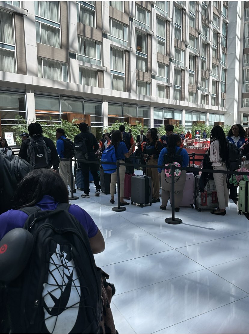 Our chapter collaborated with DC Sister chapters and the Thurgood Marshall College Fund <a href="/tmcf_hbcu/">TMCF</a> @metrodclinksinc and @capcitylinks to register students and provide absentee voter ballots! Working together for greater impact! #thelinksincorporated  #votingrights #votingmatters