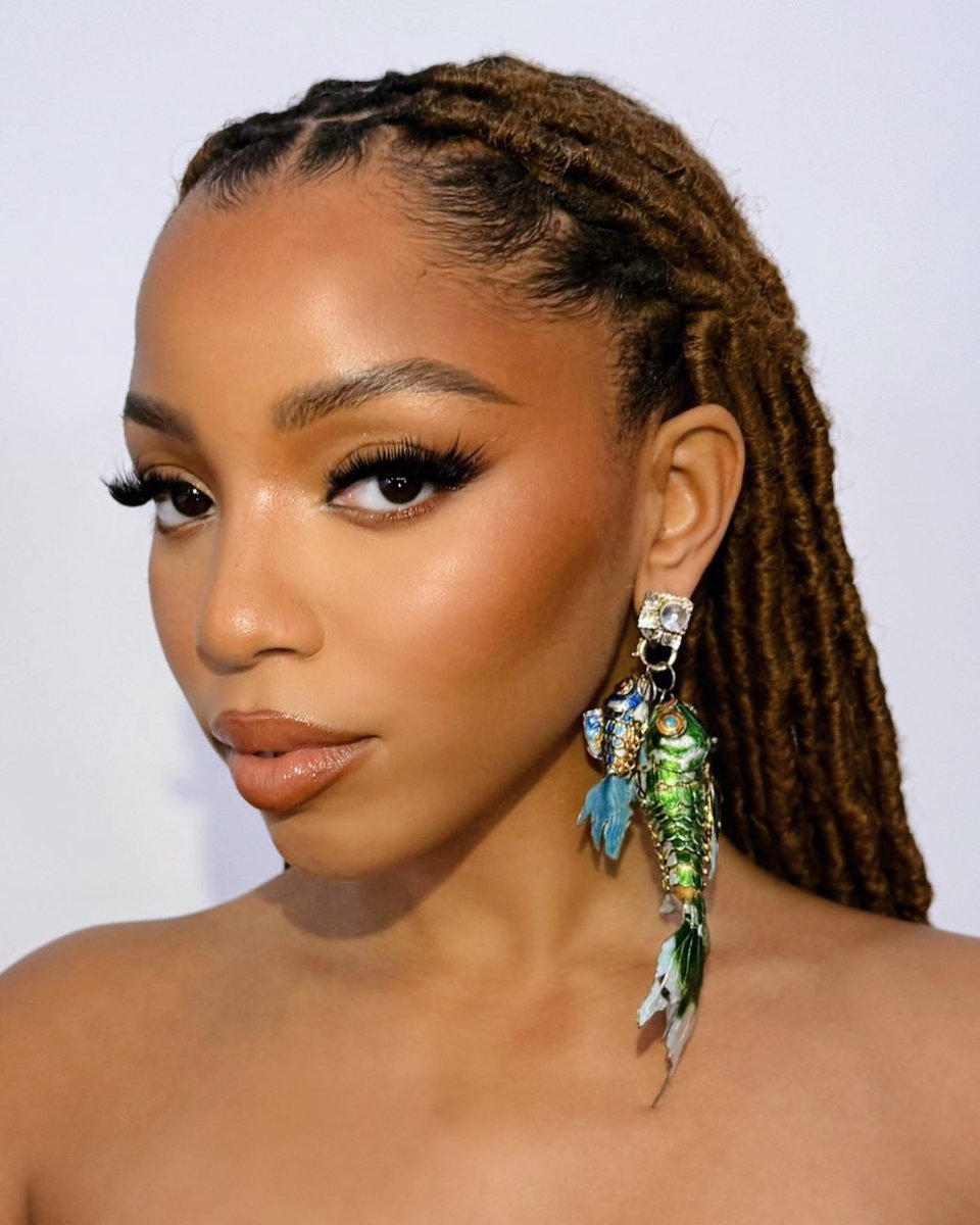 ChloeBailey's tweet image. there’s plenty of fish in the sea 🐠🐟🐡🐬