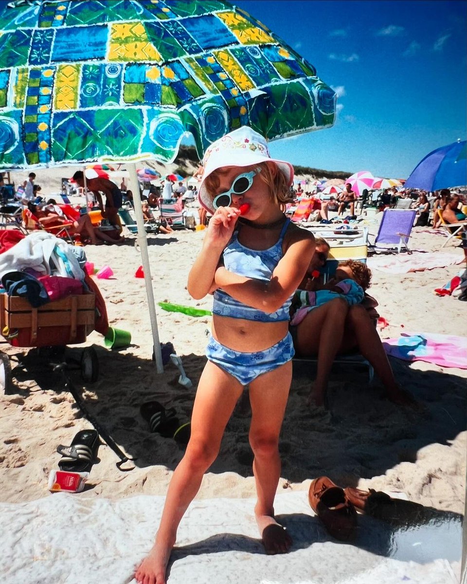 Lili Reinhart Online tweet media