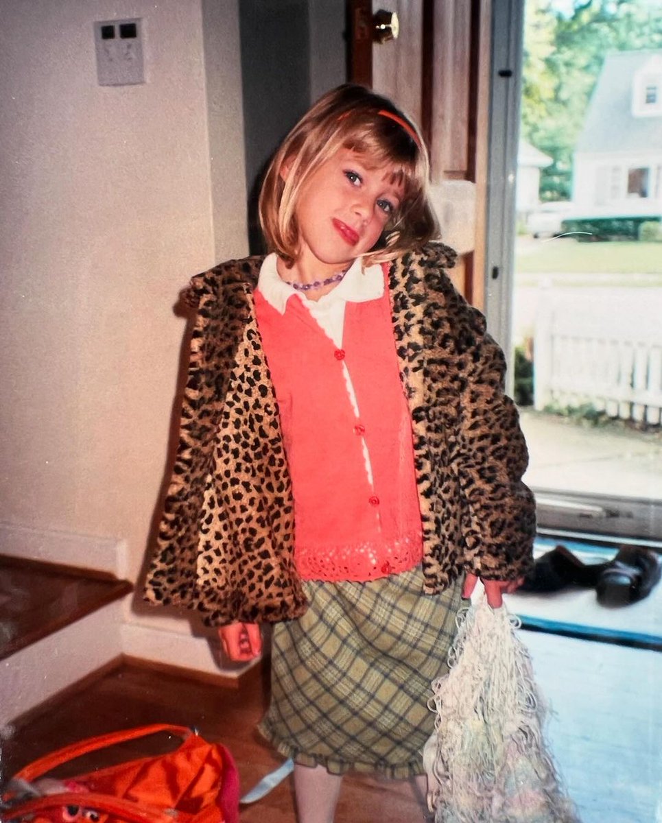 Lili Reinhart Online tweet media