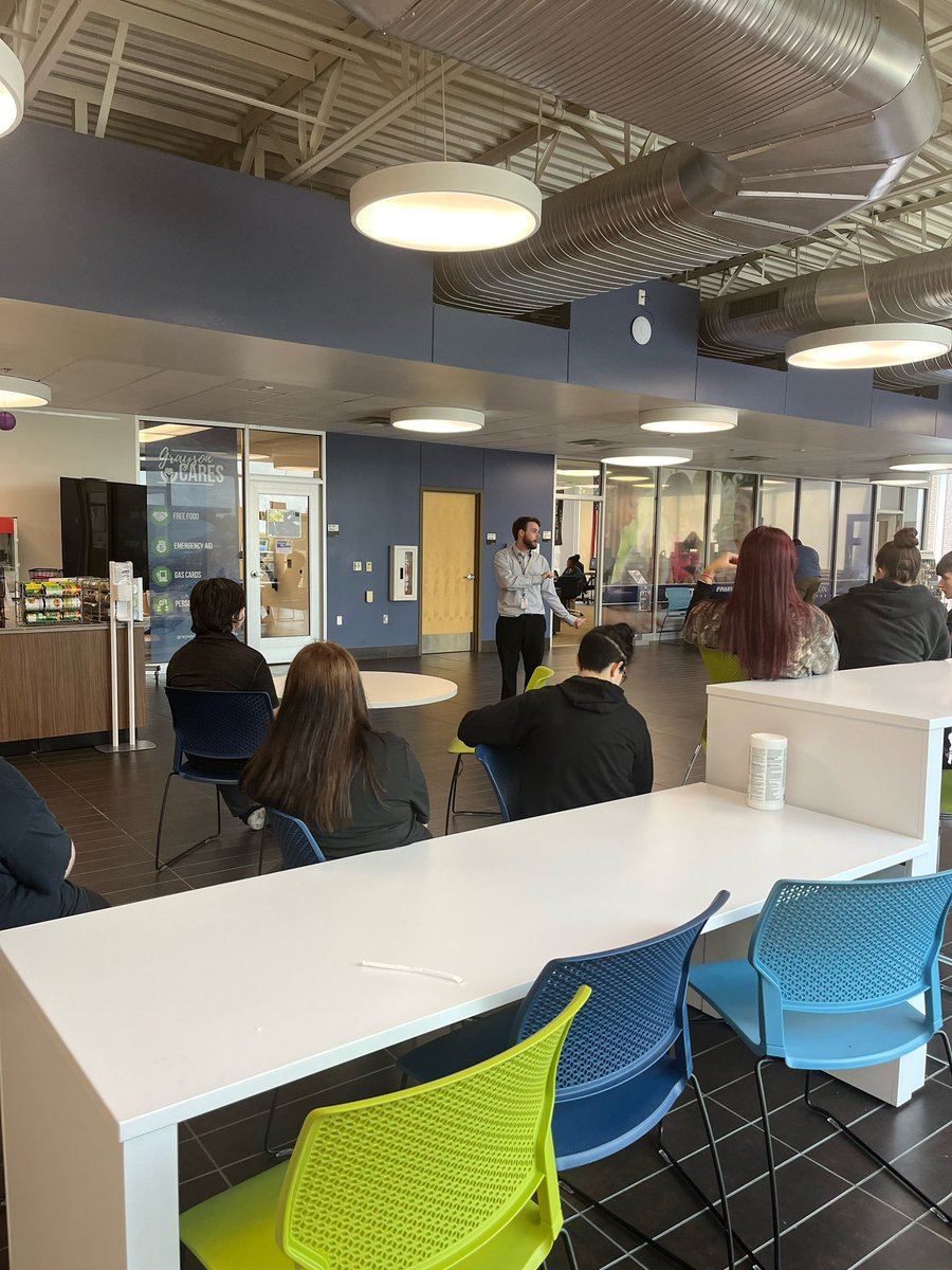 PathwaysHS's tweet photo. Last week our AWESOME choice program students had an amazing opportunity to go out to @GraysonCollege to tour their beautiful campus to learn more about what opportunities our students could take full advantage of. Our goal is to help kids in any way we can to be successful!!! https://t.co/2C2hhZ6qap