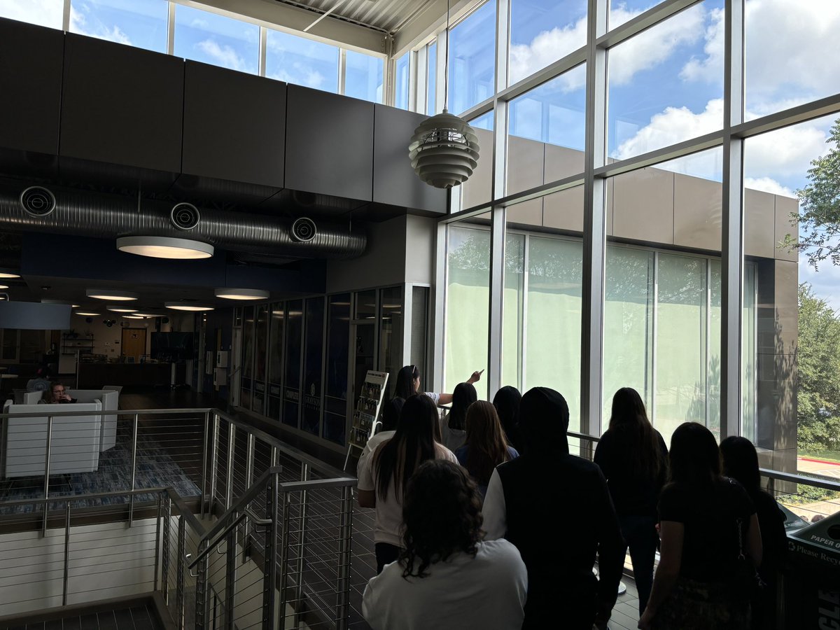 PathwaysHS's tweet photo. Last week our AWESOME choice program students had an amazing opportunity to go out to @GraysonCollege to tour their beautiful campus to learn more about what opportunities our students could take full advantage of. Our goal is to help kids in any way we can to be successful!!! https://t.co/2C2hhZ6qap