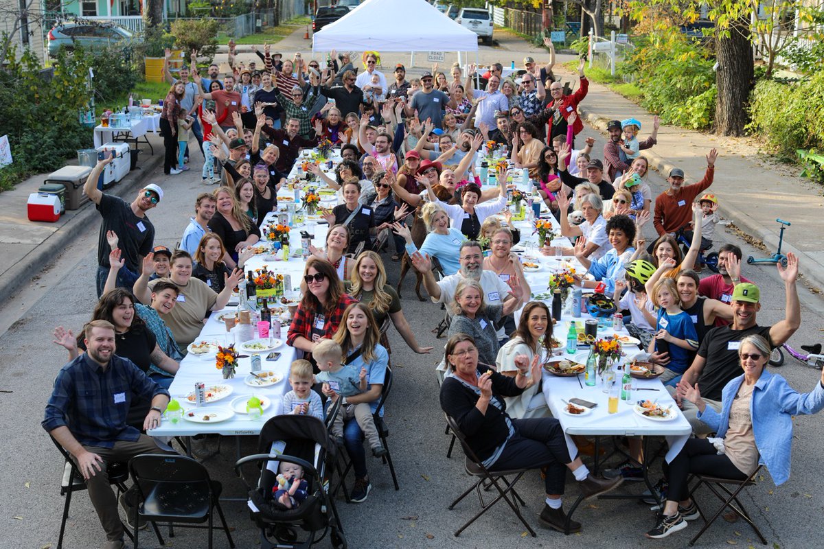 Block party applications in Austin are already up 50% over 2023! 💃🏻🕺

Now's a great time to start planning your Fall block party. Find out more here: austintexas.gov/department/nei…

New to block party organizing? DM us if you'd like planning advice.