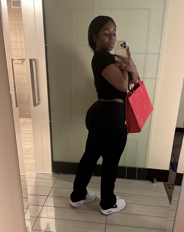 Lilly66457629's tweet photo. Any real buyers help really needed💦😩
#sellingcontent #dickrate #nudes #cockrate #nsfw #bigdick #taboo #sext #findom #horny #dick #rate #gfe #sugardaddy #thick #session #facetime #cumtribute #custom #cock #nsfwtwt #videocall #feet #buyingcontent #venmo #boobs #tit https://t.co/x4j9L9NK0M