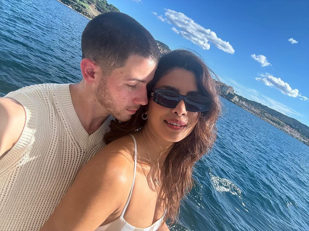PriyankaDaily's tweet photo. — via Nick Jonas’ instagram. @priyankachopra #Malti ❤️ https://t.co/yNLX3yDvP0