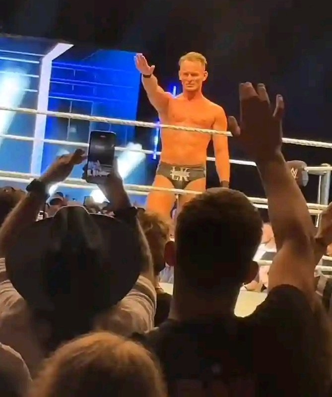 trollwrestle's tweet photo. @FarmerSuplex https://t.co/dZlVhww9OG