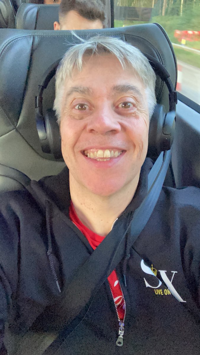 lesleyrosslyric's tweet image. Nearly at Portsmouth! 
Big adventure tomorrow Delivered important cargo but
unfortunately my 3 hours in the big smoke did not coincide with @Ccampbellmusic busking set.

Did however briefly meet her on the Southbank (she’s as lovely &amp;amp; kind as one would expect)

#Talent
#NextTime