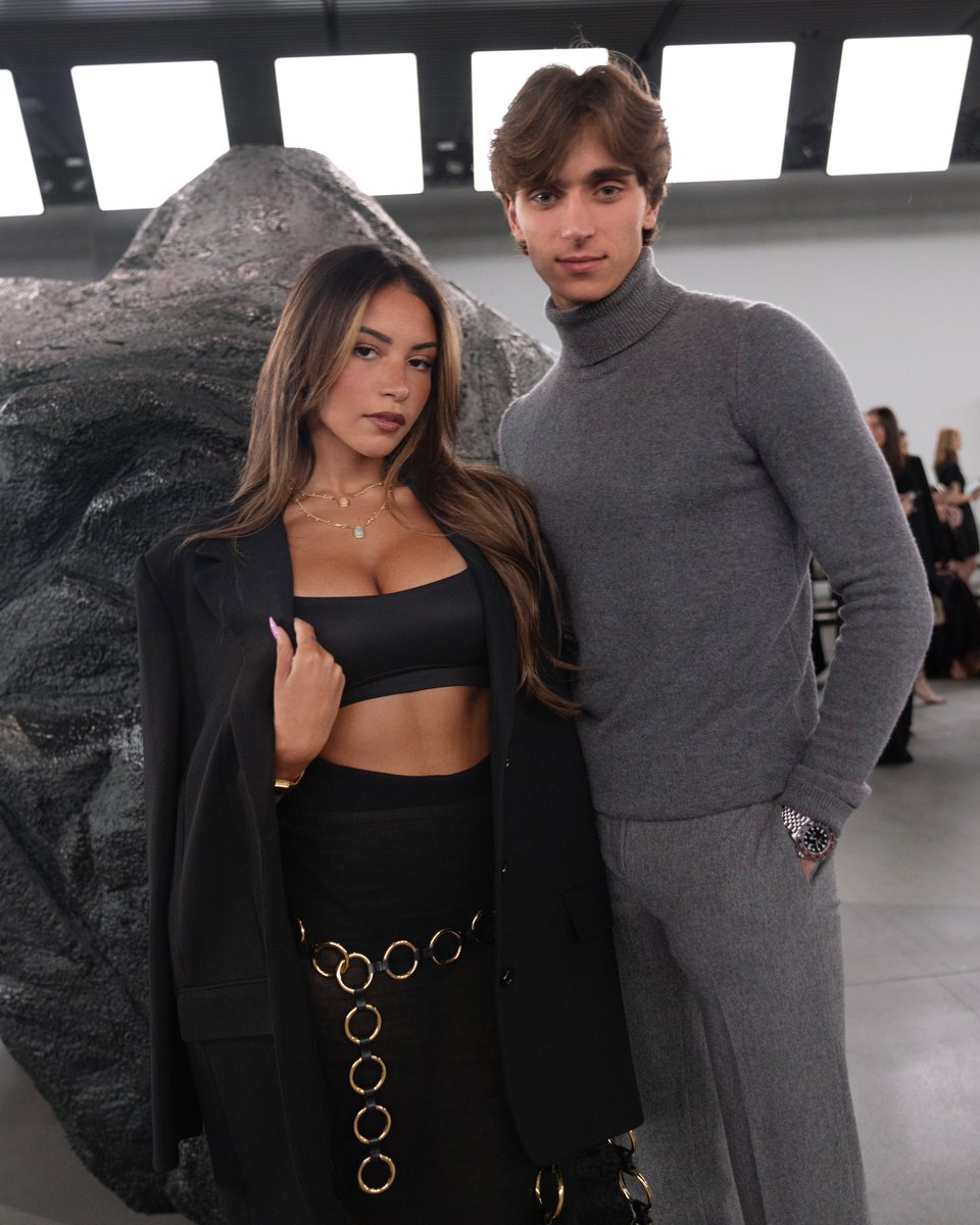 MichaelKors's tweet image. Front row faces. #PaigeDeSorbo, #MonetMcMichael, #GabrielaMoura, #JoshRichards and #HannahBerner at our Spring/Summer 2025 Michael Kors Collection runway show.

#MichaelKorsCollection #NYFW