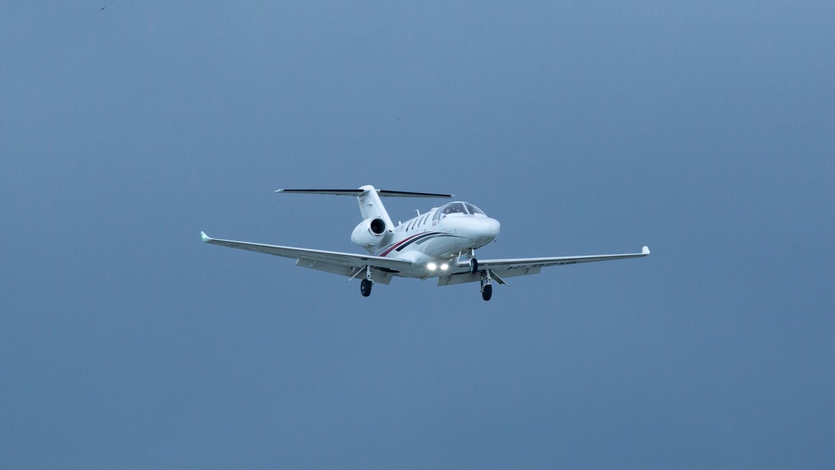 Gracefully coming in for a landing on a beautiful clear day ✈🔆

#planesmart #aviation #privatejet #flyprivate #pilotlife