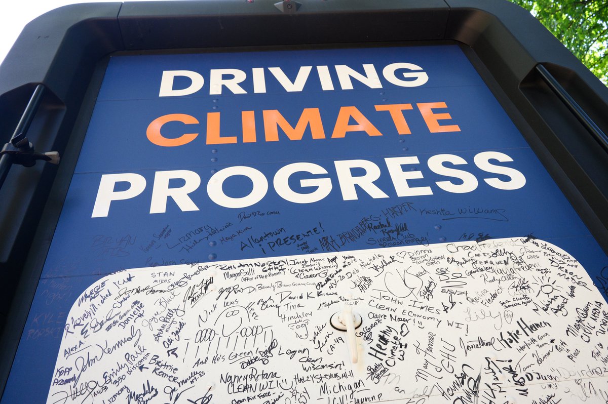 actonclimateUS's tweet photo. Thanks Pittsburgh for showing up for the second-to-last stop on the #CleanEnergyREVolution Tour yesterday, where @SenWilliamsPA and other local leaders highlighted how federal investments in EV infrastructure and clean transportation are #DrivingClimateProgress in the Steel City! https://t.co/fxAHXuzDeq