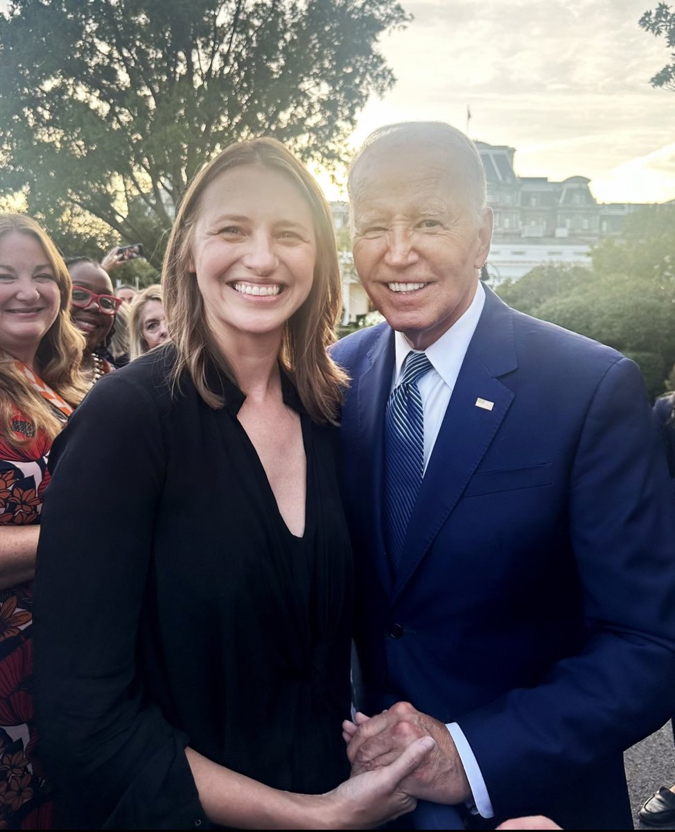 Sara Ziff (@saraziff) on Twitter photo Yesterday I had the honor of meeting <a href="/POTUS/">President Donald J. Trump</a> at the celebration of the 30th anniversary of the Violence Against Women Act. It meant so much to thank him, join survivors and advocates from across the country, and see <a href="/modelallianceny/">Model Alliance</a>’s work in the context of this historic fight. Yesterday I had the honor of meeting <a href="/POTUS/">President Donald J. Trump</a> at the celebration of the 30th anniversary of the Violence Against Women Act. It meant so much to thank him, join survivors and advocates from across the country, and see <a href="/modelallianceny/">Model Alliance</a>’s work in the context of this historic fight.