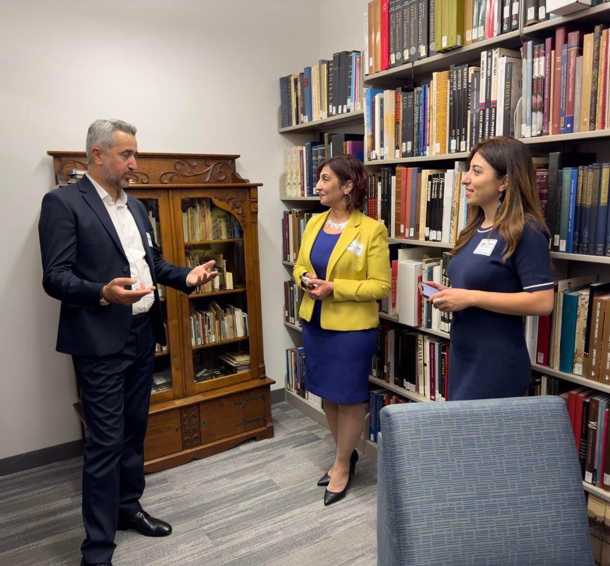 🇦🇲🏛️🇺🇸
On September 10, 2024, a delegation from #Matenadaran visited the USA and met with the board of trustees and the heads of the executive body of #NAASR (National Association for Armenian Studies and Research) as part of a business visit.
👉🏻 matenadaran.am/en/2024/09/13/…