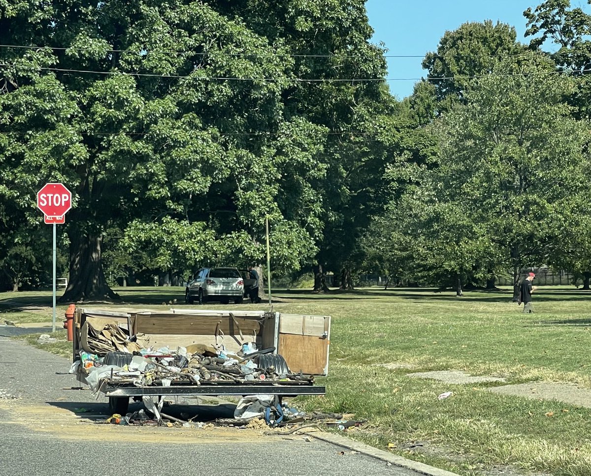 PhillyFink's tweet photo. @philly311 @StreetsPhila 66XX Keystone Street Phila,PA 19135 https://t.co/MtjuD2ZcsY