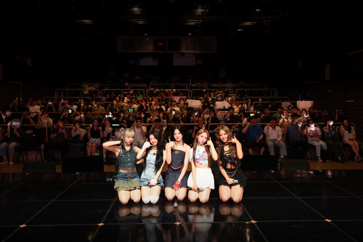 ⠀
꒰ఎ #원냥이뉴스 ໒꒱ ⋆ Loossemble의 ‘𝑻𝑻𝒀𝑳’ 팬 쇼케이스: 완벽하게 완료! ‘𝑻𝑻𝒀𝑳’의 활동이 시작되었습니다!! 많은 관심과 사랑 부탁드립니다, c.loos!!! ‧₊˚ ☁️⋅♡𓂃 ࣪ ִֶָ☾.
⠀