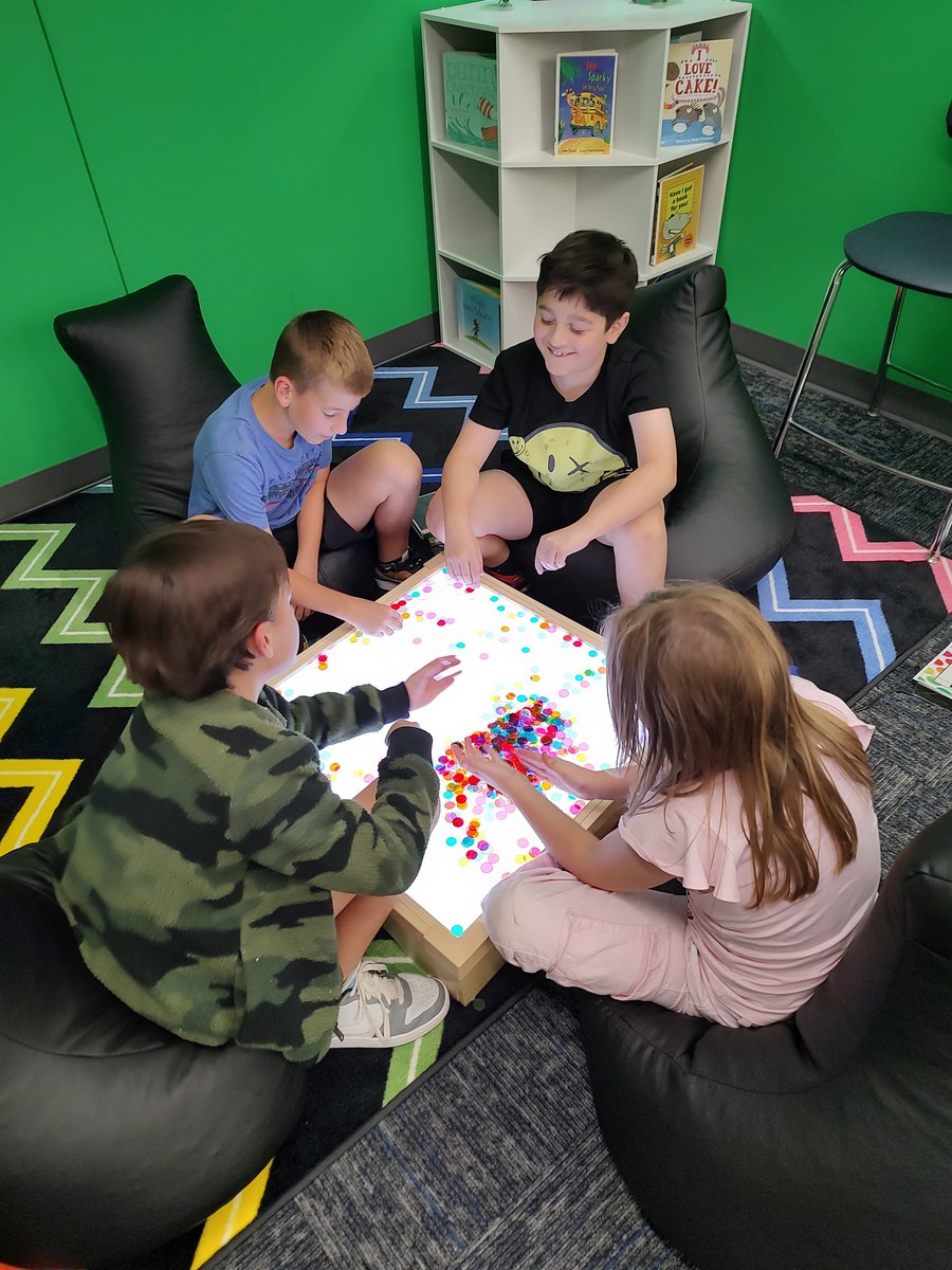 WallaceHESlib's tweet image. Dot Day makerspaces #DotDay #HESGrowingGreatness #gcisdlib