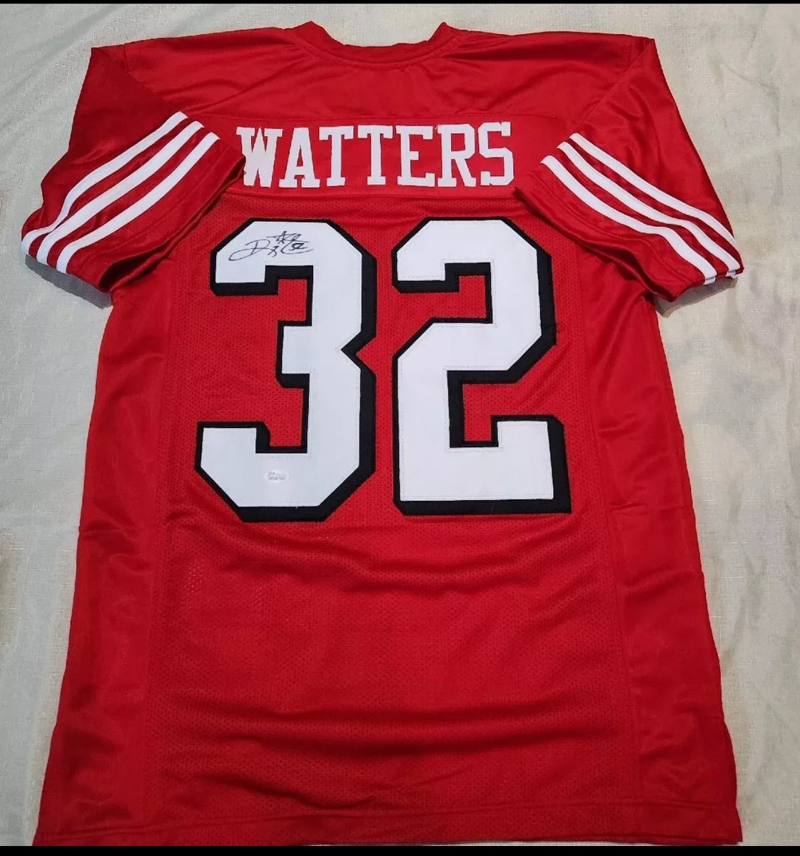 To celebrate week 2 and all of us over the age of 35, we are giving away a signed Ricky Watters throw back jersey. Must follow, like and retweet to enter. Winner will be randomly selected and announced via tweet after the #49ers game Sunday. #FTTB #NFL #Giveaway