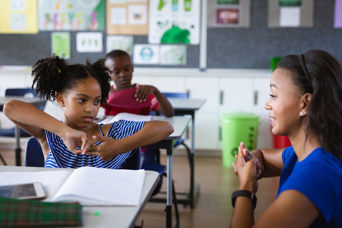 SIVRInterp's tweet photo. 🍎 Discover the inspiring stories of Deaf professionals in education, their contributions, and the impact they have on shaping inclusive learning environments. #videotranslationservice [https://t.co/lPtlxLmZrX] [https://t.co/SD7ZdU20a5] https://t.co/8PELdsUGJ3