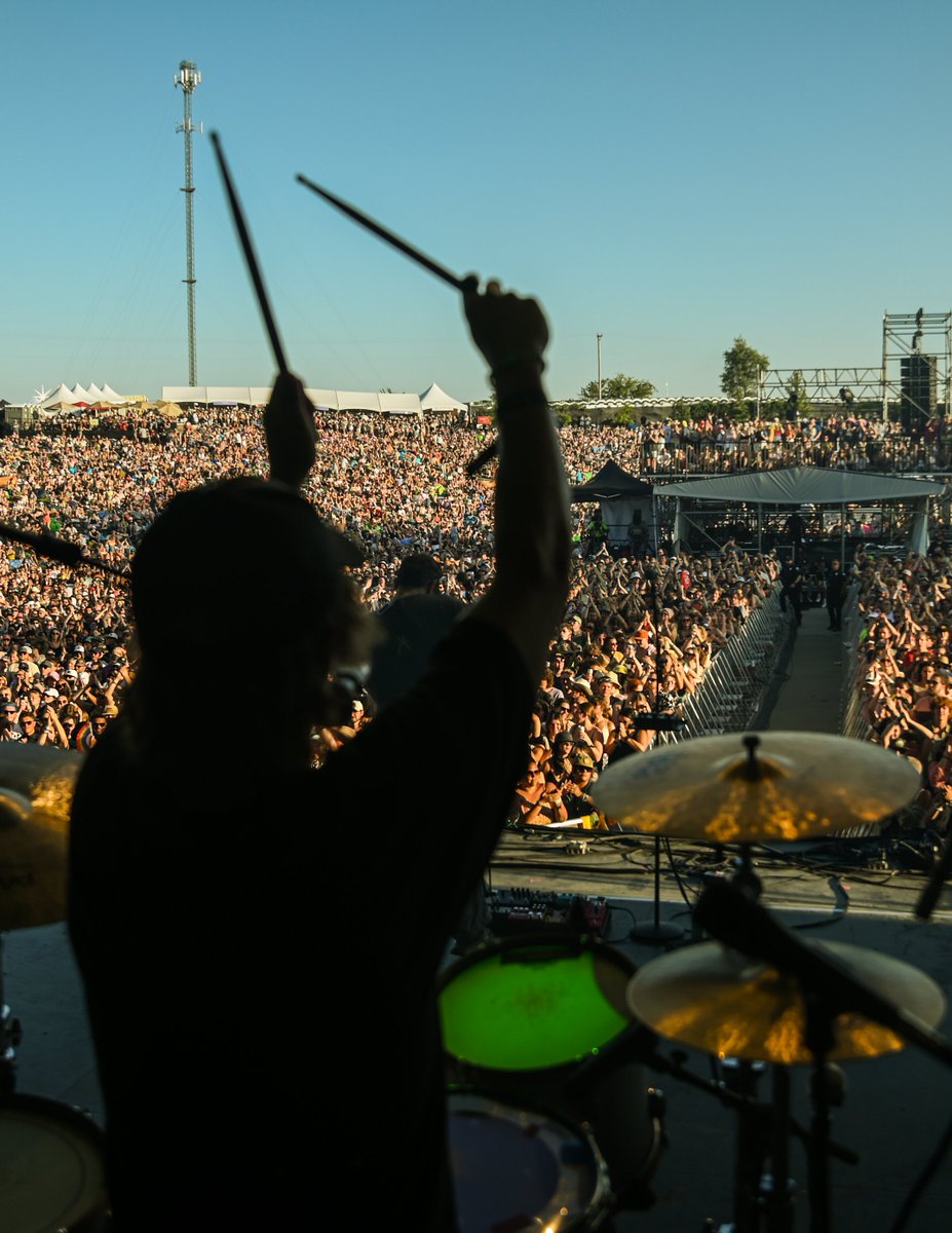 FLOOD IS OUT IN ONE WEEK

tix for our 2025 north american flood tour are on-sale now at hippocampus.band 🌊 see y'all soon