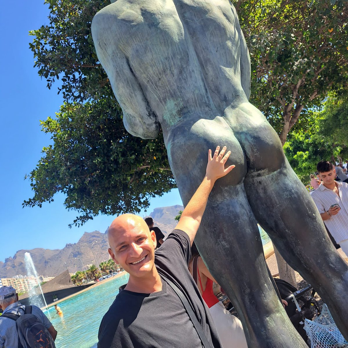 Der größte Luxus im Leben ist...

...wenn man die Dinge, auf die man keinen Bock hat, nicht tun muss und auf die Gesellschaft verzichtet, mit der man keine Zeit verbringen will. 😊

#hintern #tenerife #santacruzdetenerife #schlauesprüche #aufnwein #glatze #glücklich #metime