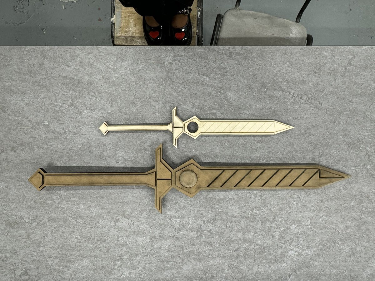 donttouchrylie's tweet image. this is what happens when u let a nerd learn how to design and make their own props #conceptart #propdesign #weapons #wip  

fourth pic is a side by side with the first prototype :3 
final design is about 40 inches long i think