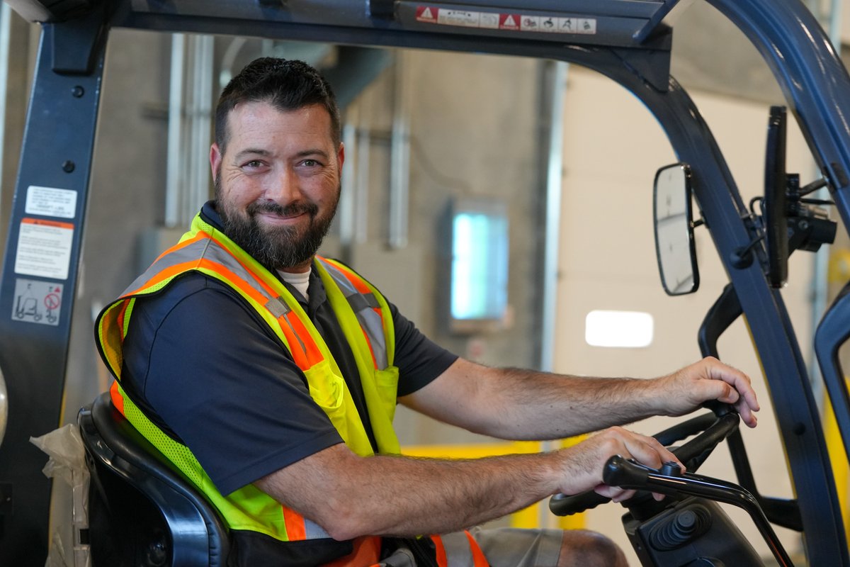 NauticalDirect's tweet image. Smile if Nautical gives businesses the best 3PL services around:

Learn more about our services here: nautical-direct.com

#3PL #Warehousing