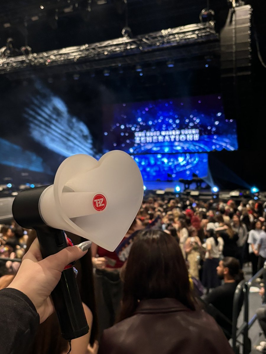 🍙 karaluch 🥢 will see 5sos tweet media