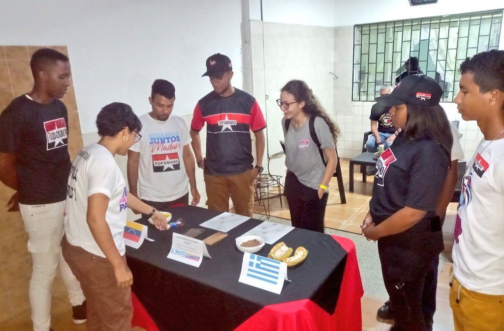 TupamaroMRT_'s tweet photo. 📸 Desde nuestra casa del Partido La Yaya recibimos la grata visita de Manto Manoli dirigente Estudiantil Universitaria de la Republica de Grecia. Desarrollando un intercambio de saberes y experiencia enmarcados en las luchas estudiantiles de izquierda en europa y América Latina. https://t.co/qgGfUYG5S1