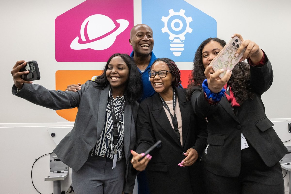 NASAInterns's tweet photo. Monday is the first day of #HBCUWeek but we can't wait to start celebrating! 🙌

We've assembled this toolkit for #HBCU students past and present at @NASA to share their pride.

Celebrate with us: https://t.co/GbBFXrktye https://t.co/f7XYgRsa17