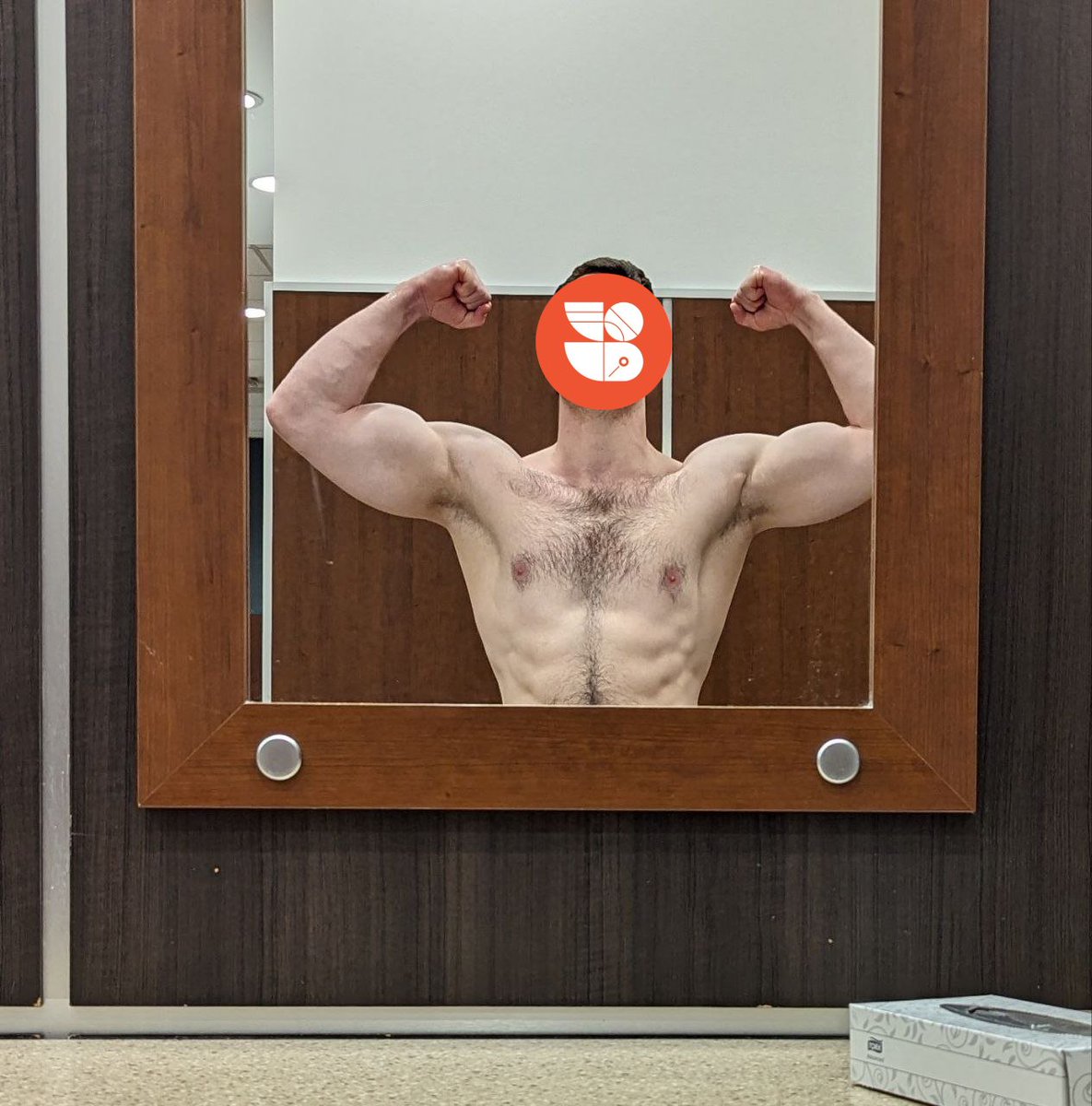 wispem_wantex's tweet image. #fizeekfriday double-bicep edition