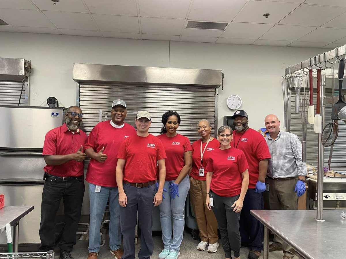 ALPowerFdn's tweet image. A beacon of hope for the hungry and homeless ✨

Volunteers from the Mobile Chapter of the Alabama Power Service Organization lent a helping hand at Waterfront Rescue Mission, serving lunch and spreading smiles to those in need.

#PowerofGood #ConnectingWithCommunity