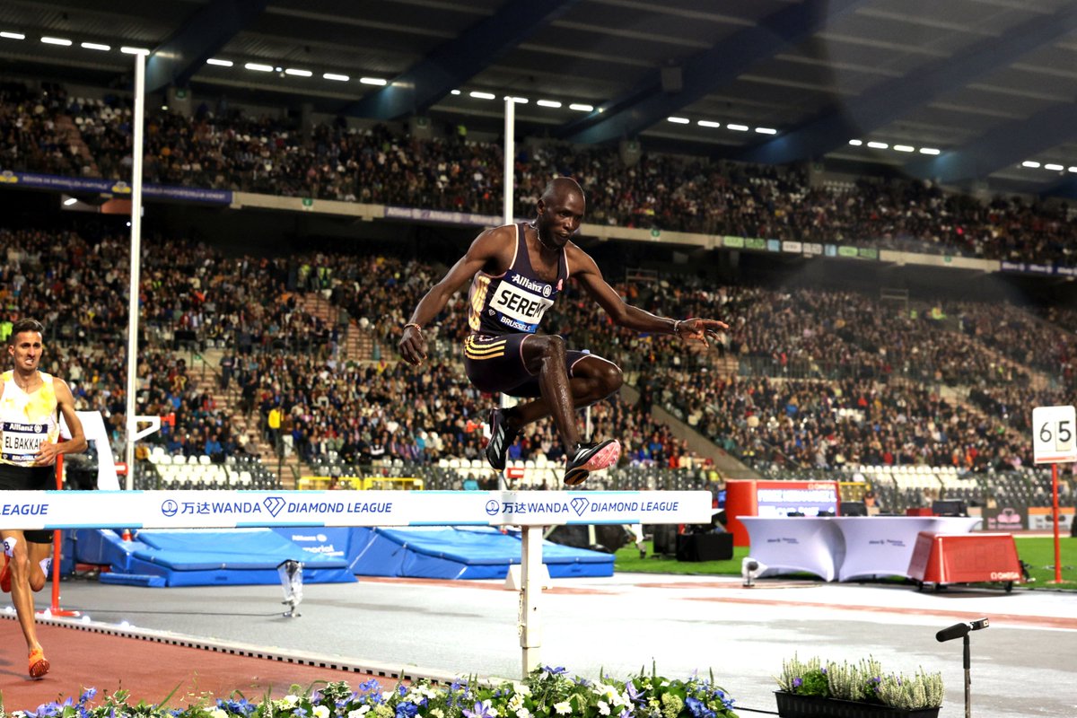 Streak breaker 💪

🇰🇪's Amos Serem wins the men's 3000m steeplechase in 8:06.90 ahead of 🇲🇦's Soufiane El Bakkali 💎

The moroccan hadn't lost a race since September 2021 🤯

📸<a href="/GorczynskaMarta/">Marta Gorczyńska</a>
#DiamondLeague