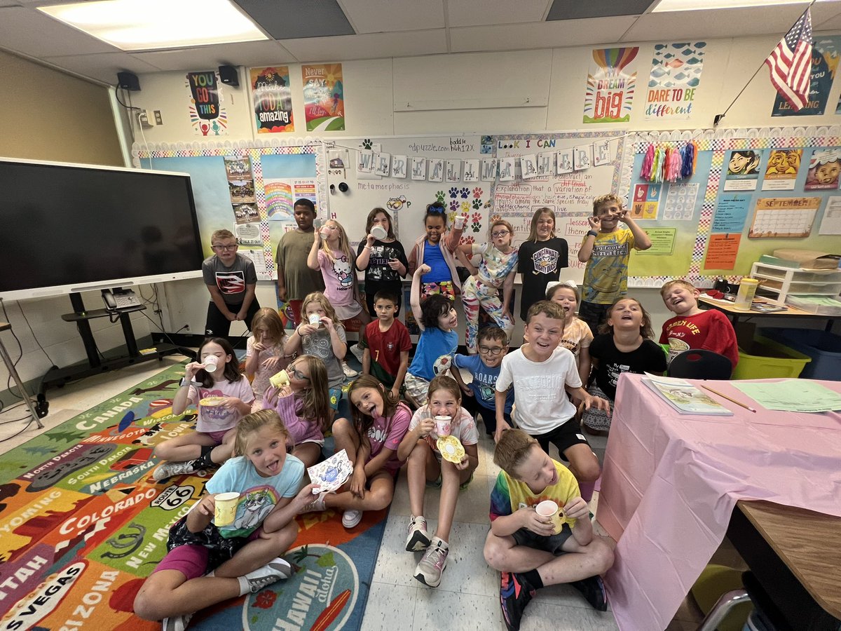 mrsharrrington's tweet photo. Third grade Team concluded their @Amplify Classic Tale unit with a tea party! @RylandElem #kcsdropedintoreading https://t.co/kbCW8F7fYL