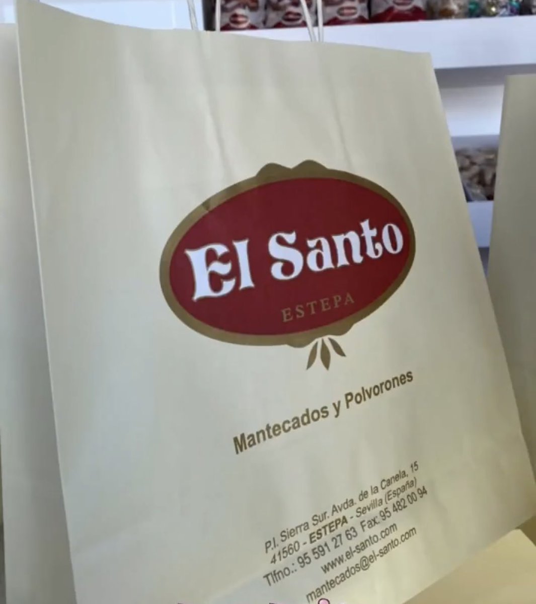 El_SantoEstepa's tweet photo. 🍩🍪 Ya tenemos a vuestra disposición los primeros mantecados, polvorones de almendra y especialidades El Santo Estepa. ¡Qué mejor manera de comenzar la temporada que en el Día Internacional del Chocolate! 🍫 

Ya sabes dónde encontrarnos 👉 https://t.co/RHQH4nPTk5 https://t.co/YZL7UrQr68