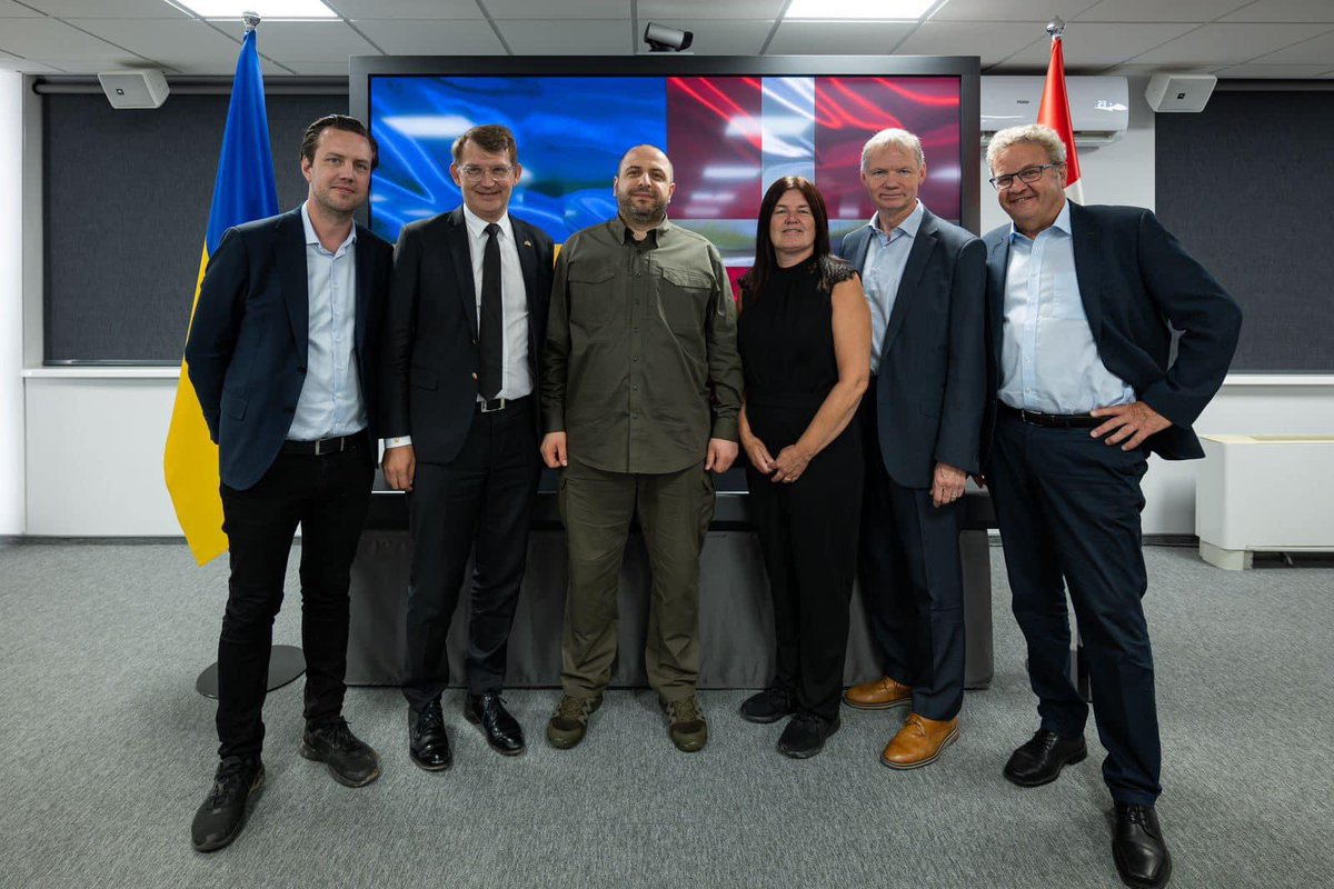 Held an important meeting with the delegation led by the Minister of Defense of Denmark, <a href="/troelslundp/">Troels Lund Poulsen</a>. 
 
I thanked the government and people of Denmark for their faith in the victory of Ukraine and their significant contribution to our fight against the aggressor.
 
Denmark