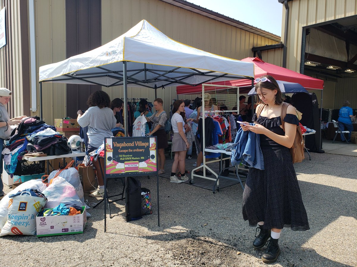 RECA spent last Sunday at the Zero Waste Day in the Park connecting with folks about the 100% Electronics Collection initiative. Over 300 people from the Mankato area came out to swap clothing, learn about zero waste legislation and get things mended by local fixers!