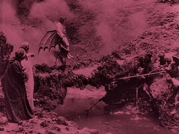 HauntedMovies's tweet photo. Dante’s Inferno (1911) dir. Francesco Bertolini, Adolfo Padovan, Giuseppe de Liguoro https://t.co/InB2QdyasC