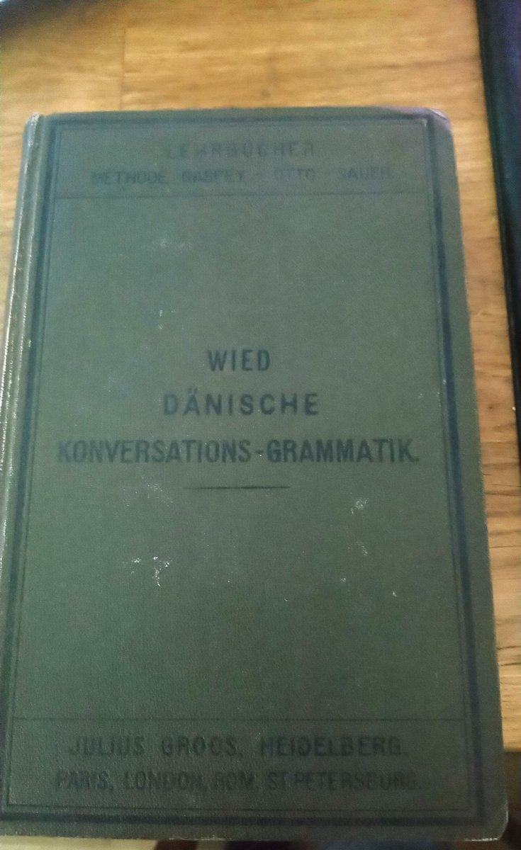 Simplicessa's tweet photo. "Zahlen Sie bar oder mit Karte?" "Mit Knoblauchsoße". 
Manchmal sind #Fehler doof, lustig und lehrreich zugleich. Ein kurzer Bericht von meinem gescheiterten Versuch, erste Anfängerkenntnisse anzuwenden. 🙂

https://t.co/qKOeJTrR70

#auswandern #Denmark  #Dänisch lernen https://t.co/aFQc5JYaQB