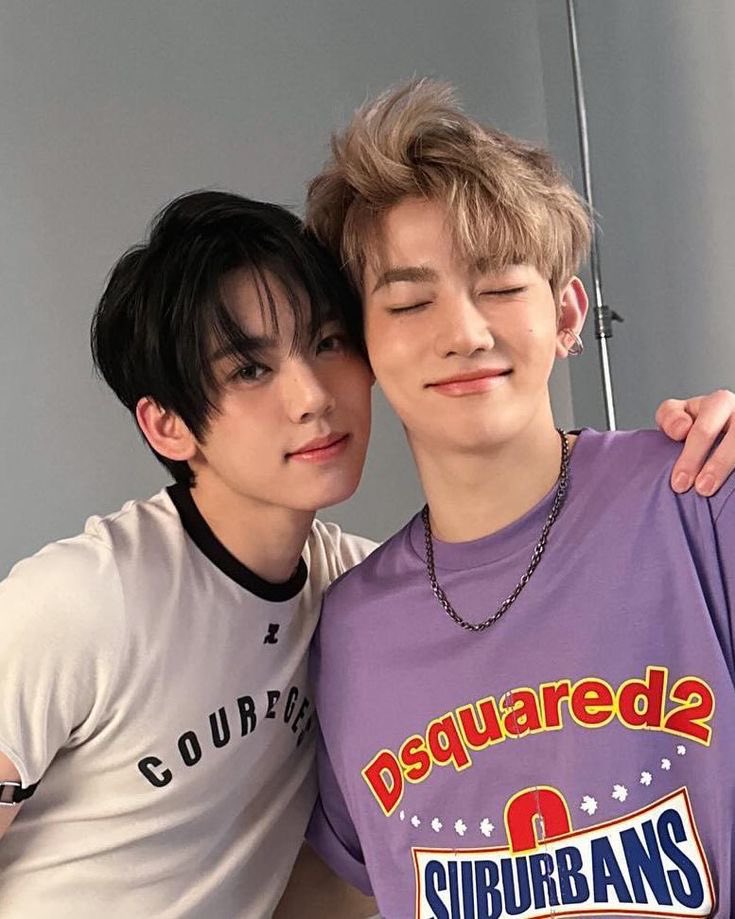 wave2hao's tweet image. their zb1 bias(es)               them