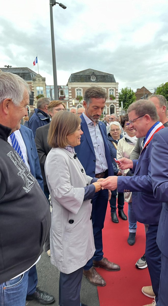 A_Linkenheld's tweet photo. #weekend #frites 
Pour bien préparer la #braderie de #Lille, j’ai d’abord participé à la 
la fête de la pomme de terre … à #Dechy 🥔 !
Merci au Maire Jean-Michel Szatny et à son équipe pour leur bel accueil à cette 2️⃣8️⃣e édition autour des manèges, saveurs et chants locaux 👩‍🌾🍟. https://t.co/pV6hsOrnTr