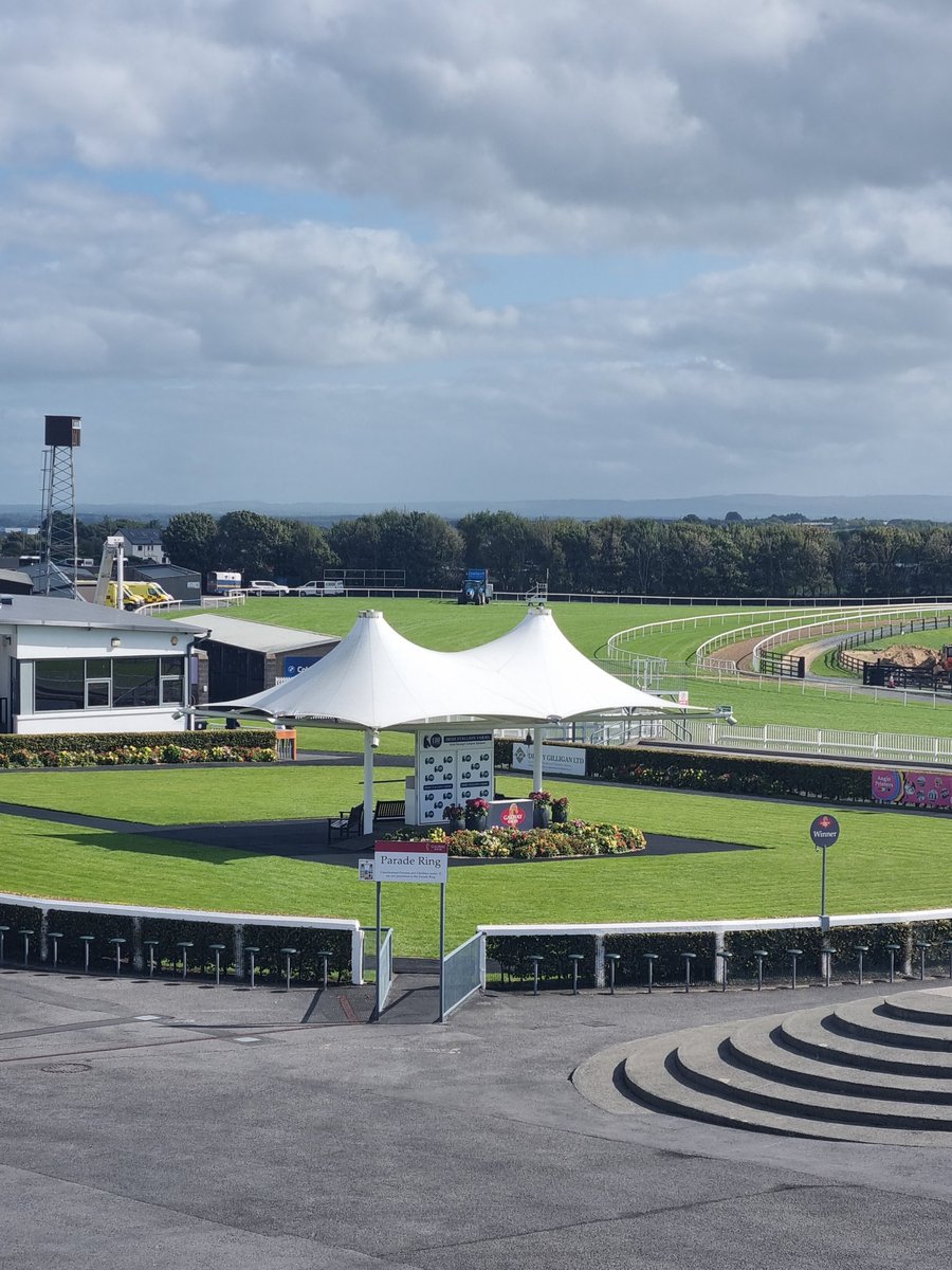marionmort72's tweet photo. Fab week had in Southern Ireland with 2 new racecourses ticked off the list 🐎 @Galway_Races @BallinrobeRaces 
Friendly, warm welcome &amp; great value for money! https://t.co/G4yWqM2Br0