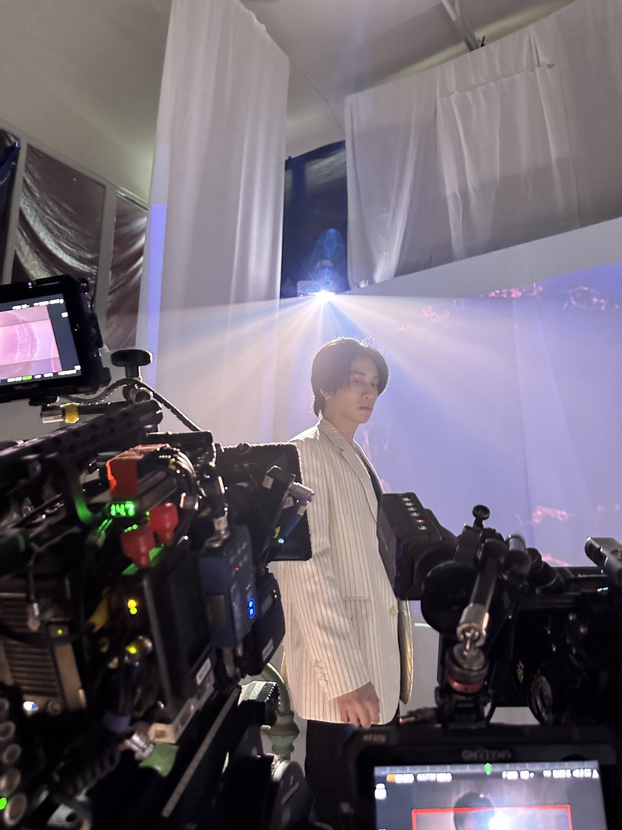 biblesumett's tweet photo. All I can say is that I'm just extremely happy. Thank you all so much for staying with me, supporting me, and loving me. I'm not sure I can ever repay your love, but I LOVE you all 🖤
#4MINUTESFinalEP https://t.co/0sPkmcl6Ns