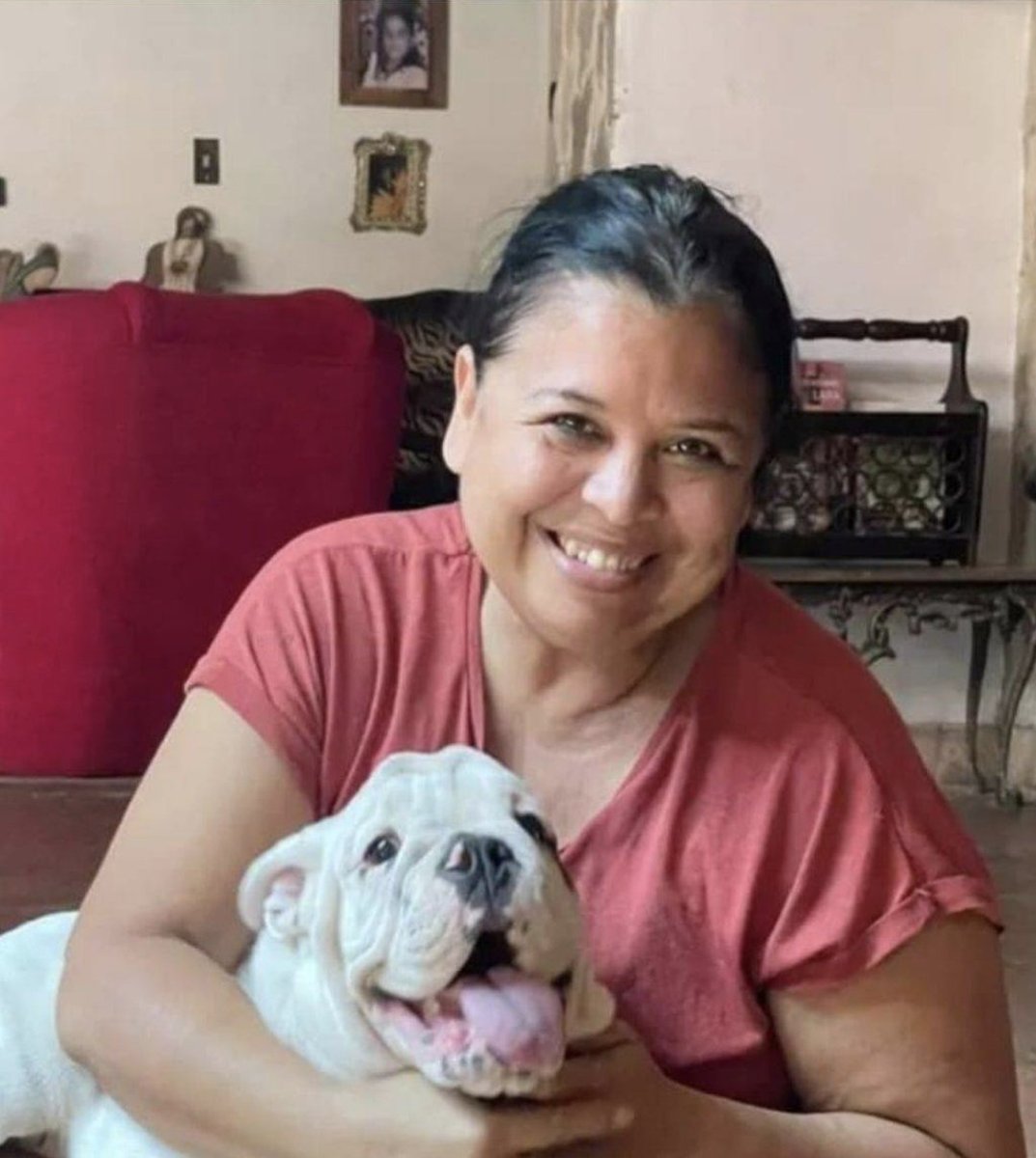 #Venezuela:  Ella es Yenny Barrios, de Carora, Lara.  Tiene Cáncer, y fue operada hace tan solo 17 días.  

Fue detenida por el SEBIN por temas post electorales, acusada de Terrorismo y trasladada a Barquisimeto
 
Sus familiares denuncian que, por el traslado a tribunales y estar