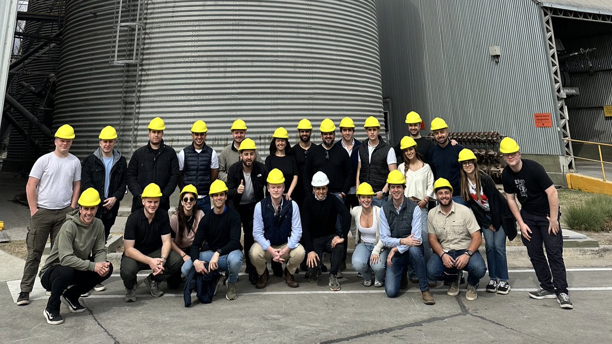 UIAJoven (@uiajoven) on Twitter photo Terminamos nuestra 3era Gira Agroindustrial junto al <a href="/AteneoSRA/">Ateneo SRA</a> 🏭🌾
El objetivo de estas giras es visibilizar la complementariedad de ambos sectores y la importancia del sector agroindustrial del país🇦🇷
Viajamos + de 40 jóvenes de 11 provincias y + de 30 sectores 🔥
🧵👇 Terminamos nuestra 3era Gira Agroindustrial junto al <a href="/AteneoSRA/">Ateneo SRA</a> 🏭🌾
El objetivo de estas giras es visibilizar la complementariedad de ambos sectores y la importancia del sector agroindustrial del país🇦🇷
Viajamos + de 40 jóvenes de 11 provincias y + de 30 sectores 🔥
🧵👇