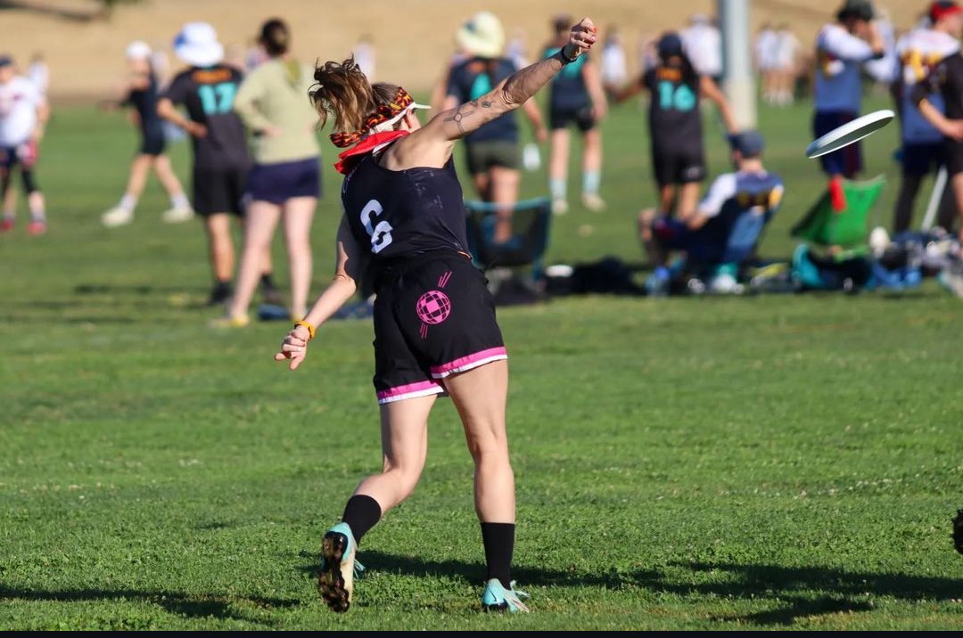 classyultimate's tweet image. Do you want disco ball booty shorts?

Do you want fits so good you choose to wear darks when it’s 100 degrees out?

Do you want to support a Bay Area team with the perfect mix of chill and competitive vibes?

Visit our fan store and join the Classy Family! beultimate.com/collections/sa…