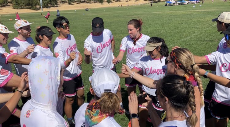 classyultimate's tweet image. Do you want disco ball booty shorts?

Do you want fits so good you choose to wear darks when it’s 100 degrees out?

Do you want to support a Bay Area team with the perfect mix of chill and competitive vibes?

Visit our fan store and join the Classy Family! beultimate.com/collections/sa…