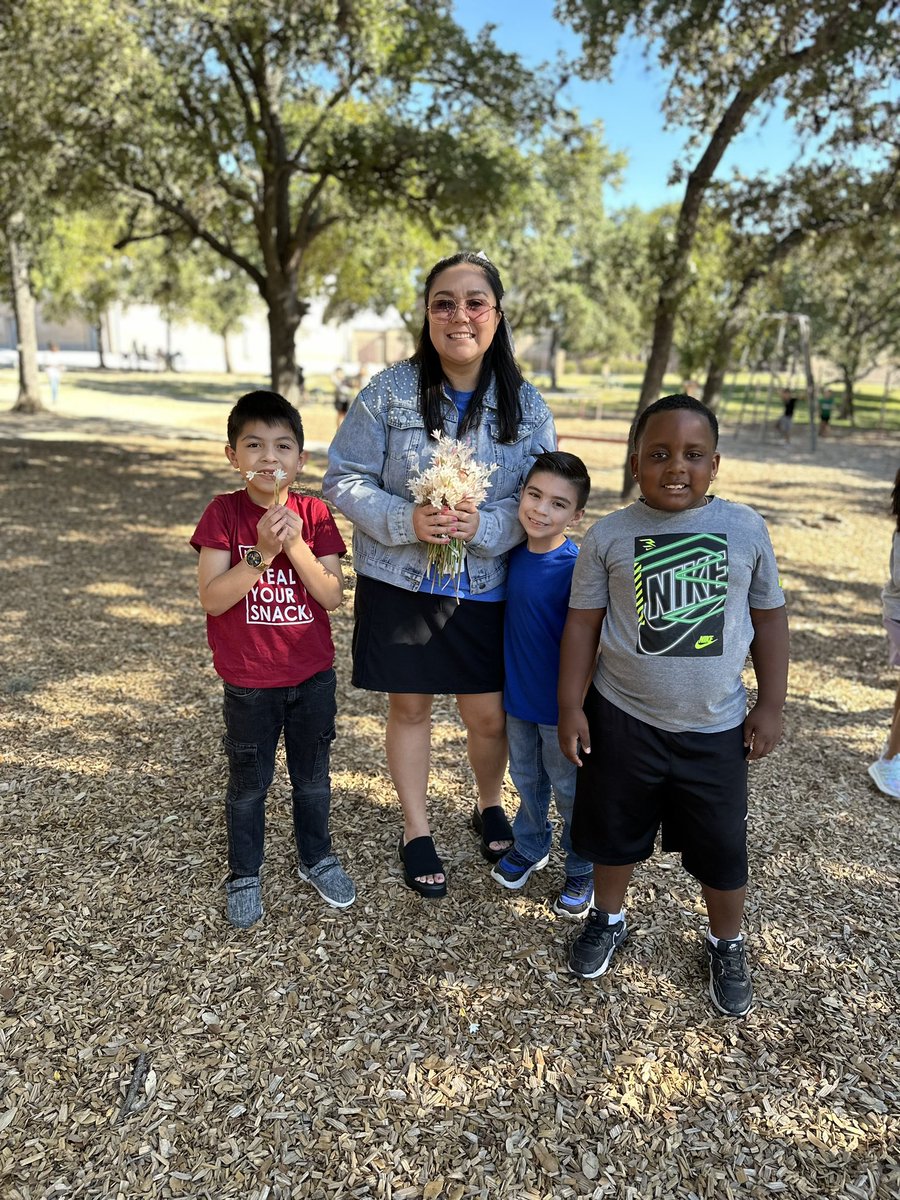 Katelyn Kruse (@krusecrew2) on Twitter photo My class decided to make my heart smile this week by collecting so many flowers for me each day! I have the best students ever! <a href="/NISDCarson/">Carson Elementary</a> #BeABucketFiller π₯° πͺ£π My class decided to make my heart smile this week by collecting so many flowers for me each day! I have the best students ever! <a href="/NISDCarson/">Carson Elementary</a> #BeABucketFiller π₯° πͺ£π