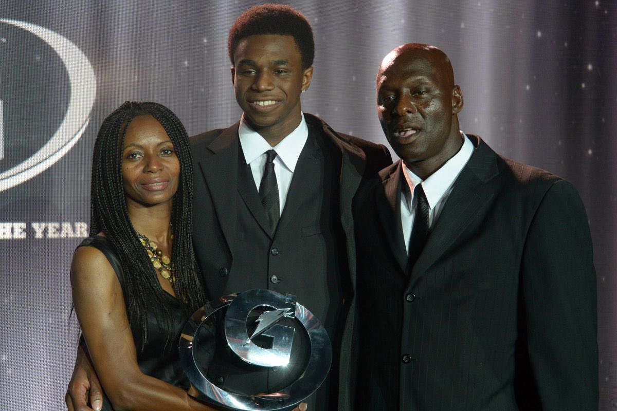 TheDunkCentral's tweet photo. Andrew Wiggins' father, Mitchell Wiggins, has passed away. 

Prayers go out to Andrew Wiggins and the rest of the Wiggins family. 🙏

(h/t @warriorsworld ) https://t.co/f5MuIAsBCd