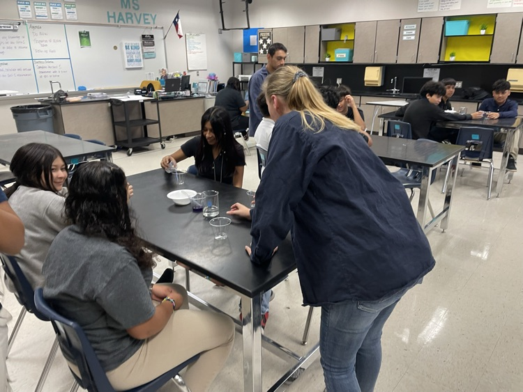 alief_middle's tweet photo. The Chemours team worked with our 8th Grade students for Lab Day 2024! AMS x Chemours | See Coach Pereira! #CubNation @CHEMOURS @aliefscience @Sroninub2Newby @HeyMrsCarterrrr @AliefISD @AMSCounselors1 @alief_middle |#STEMROCKS https://t.co/5GG2DPfoaR