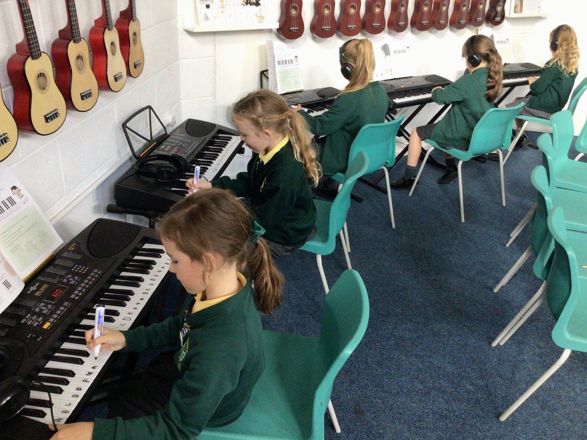 Mrs N Webber tweet media